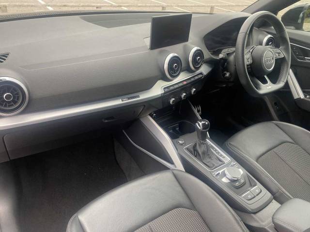 2021 Audi Q2 1.5 Black Edition 35 TFSI  150 PS S tronic
