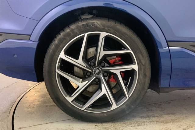 2025 Audi Q6 e-tron Q6 SUV Edition 1 e-tron quattro 285,00 kW