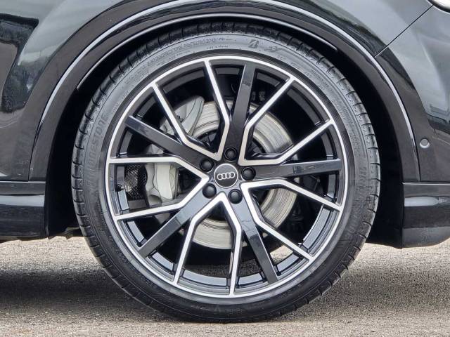 2024 Audi Q7 3.0 SUV  Black Edition 50 TDI quattro 286 PS tiptronic