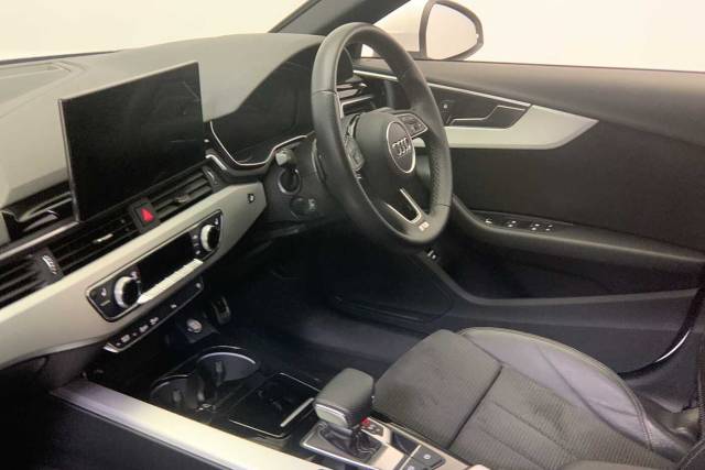 2022 Audi A4 Saloon 2.0 S line 40 TFSI  204 PS S tronic