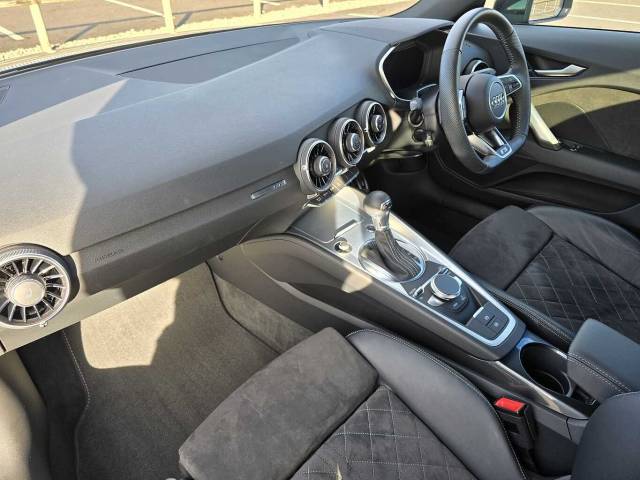 2023 Audi TT 2.0 Coup- Black Edition 40 TFSI  197 PS S tronic