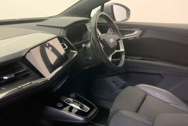 2022 Audi Q4 e-tron Q4  S line 35 e-tron  125,00 kW