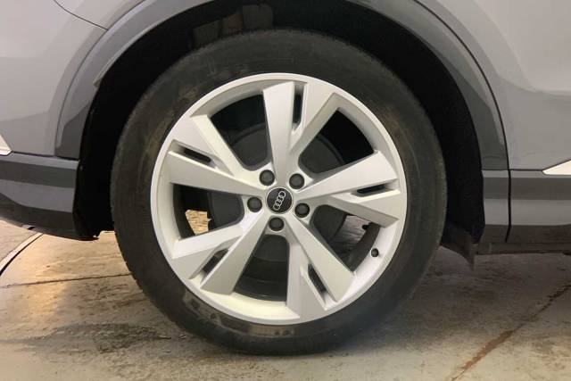 2022 Audi Q4 e-tron Q4  S line 35 e-tron  125,00 kW