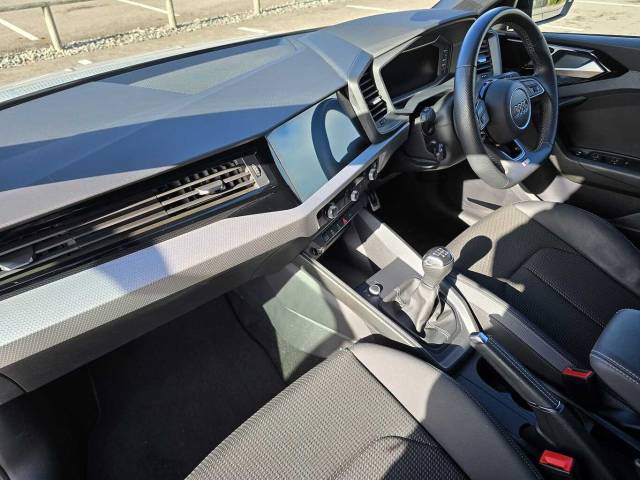 2022 Audi A1 Sportback 1.0 Black Edition 30 TFSI  110 PS 6-speed