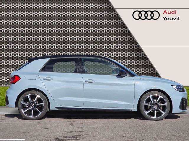 2022 Audi A1 Sportback 1.0 Black Edition 30 TFSI  110 PS 6-speed