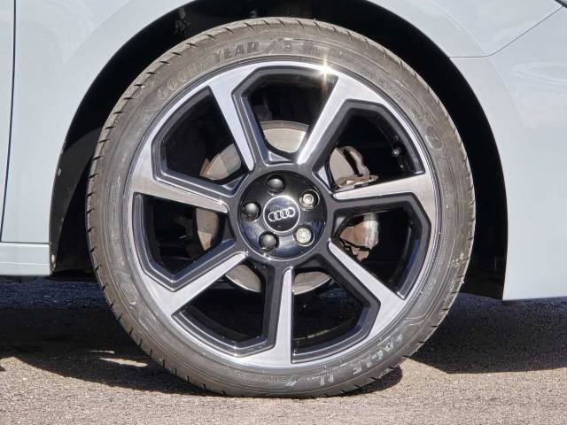 2022 Audi A1 Sportback 1.0 Black Edition 30 TFSI  110 PS 6-speed