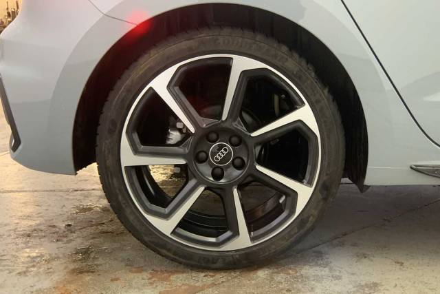 2023 Audi A1 Sportback 1.5 Black Edition 35 TFSI  150 PS S tronic