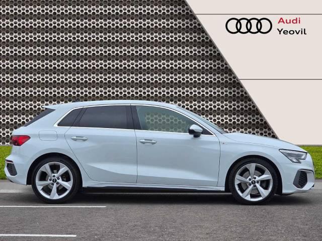 2021 Audi A3 Sportback 1.0 S line 30 TFSI  110 PS S tronic