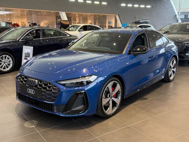 Audi A5 Saloon AUDI A5 Saloon Edition 1 TFSI 204 PS S tronic Saloon Petrol Ascari blue, metallic