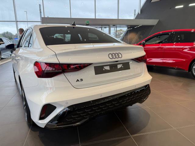 Audi A3 Saloon 1.5 AUDI A3 Saloon S line TFSI 150 PS S tronic