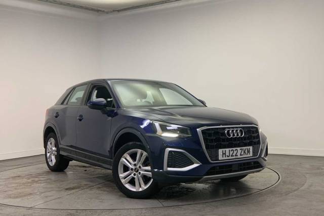Audi Q2 1.5 Sport 35 TFSI  150 PS S tronic 4x4 vehicle Petrol Navarra Blue Metallic