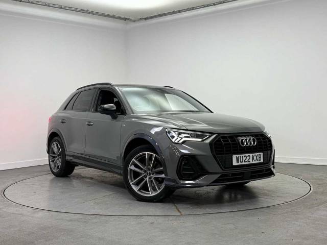 Audi Q3 1.5 Black Edition 35 TFSI  150 PS S tronic 4x4 vehicle Petrol Chronos Grey Metallic