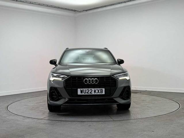 2022 Audi Q3 1.5 Black Edition 35 TFSI  150 PS S tronic