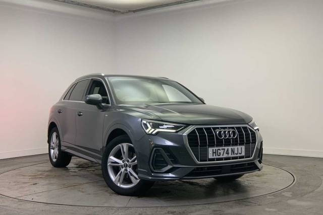 Audi Q3 1.5 S line 35 TFSI  150 PS S tronic 4x4 vehicle Petrol Daytona Grey Pearl Effect