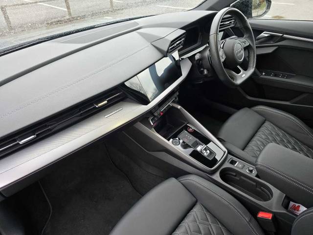 2023 Audi S3 Sportback 2.0 Black Edition TFSI  310 PS S tronic