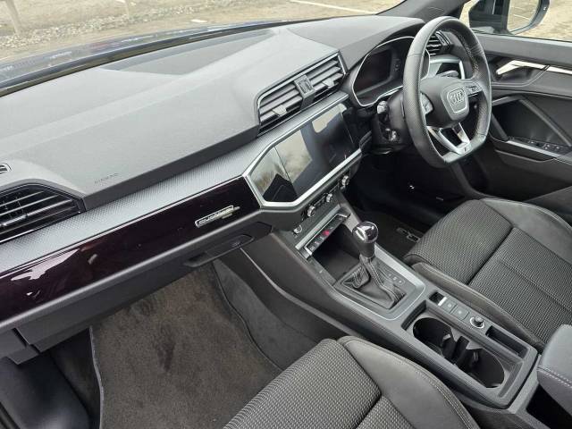 2022 Audi Q3 2.0 Black Edition 40 TDI quattro 200 PS S tronic