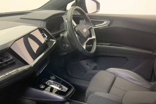 2022 Audi Q4 e-tron Q4  S line 40 e-tron  150,00 kW