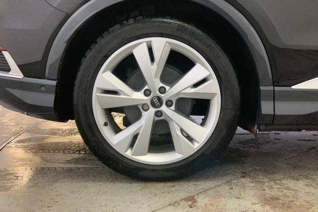 2022 Audi Q4 e-tron Q4  S line 40 e-tron  150,00 kW