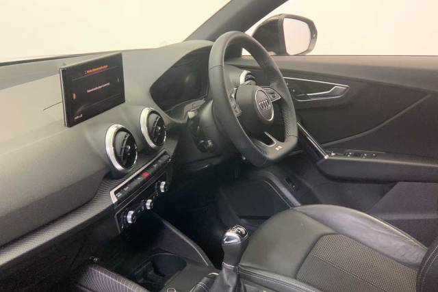 2022 Audi Q2 1.5 Black Edition 35 TFSI  150 PS 6-speed