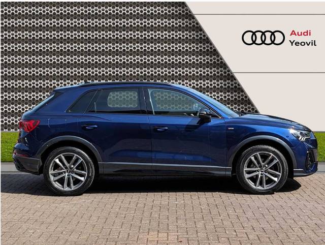 2021 Audi Q3 1.5 Black Edition 35 TFSI  150 PS 6-speed