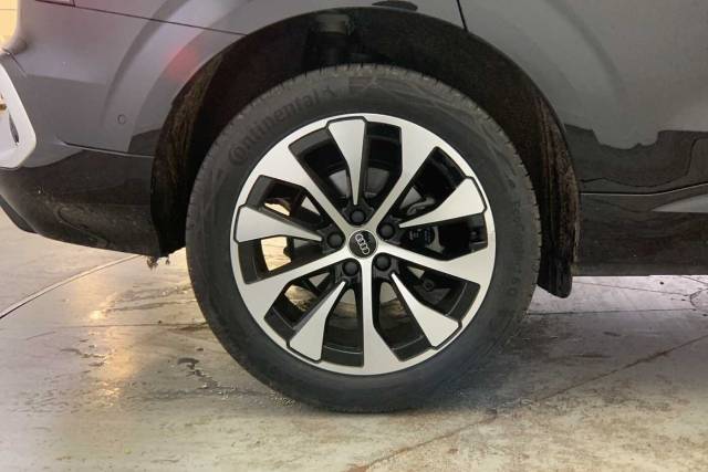 2024 Audi Q3 1.5 SUV S line TFSI  150 PS S tronic