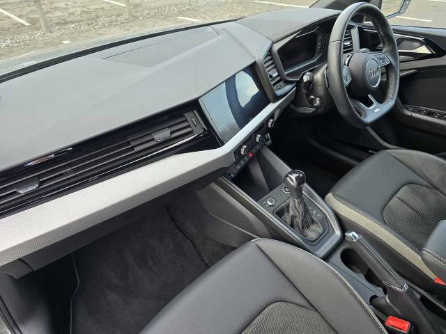 2022 Audi A1 Sportback 1.5 Vorsprung 35 TFSI  150 PS S tronic