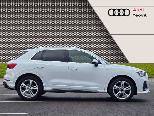 2022 Audi Q3 1.5 S line 35 TFSI  150 PS S tronic