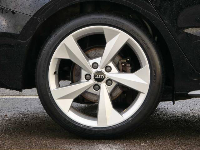 2023 Audi A3 Sportback 1.5 S line 35 TFSI  150 PS 6-speed