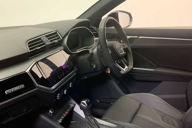 2024 Audi Q3 Sportback 2.0 Black Edition 45 TFSI quattro 245 PS S tronic