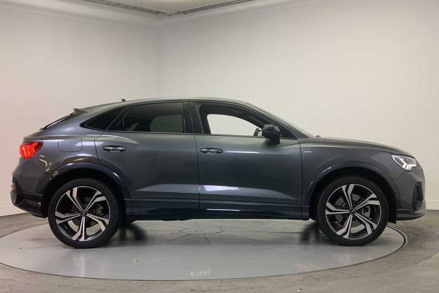 2024 Audi Q3 Sportback 2.0 Black Edition 45 TFSI quattro 245 PS S tronic