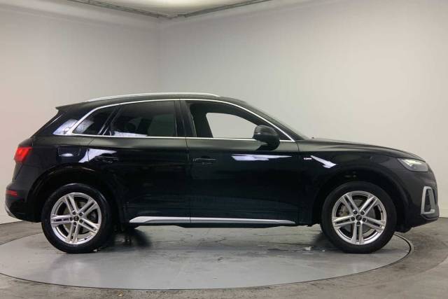 2024 Audi Q5 2.0 S line 40 TDI quattro 204 PS S tronic