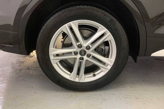 2024 Audi Q5 2.0 S line 40 TDI quattro 204 PS S tronic