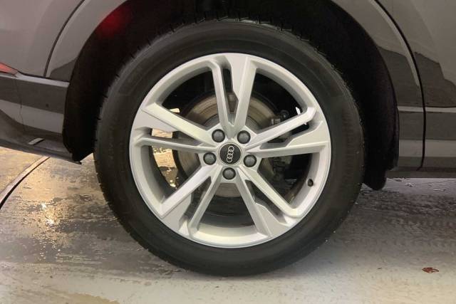 2025 Audi Q3 1.5 S line 35 TFSI  150 PS S tronic