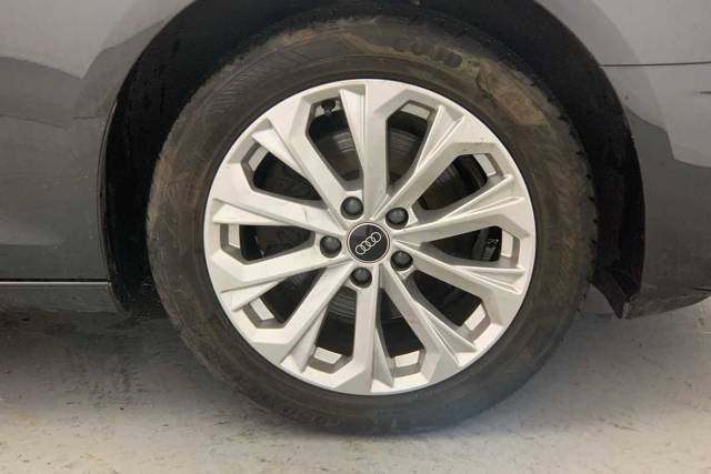 2022 Audi A4 Saloon 2.0 Technik 35 TFSI  150 PS S tronic