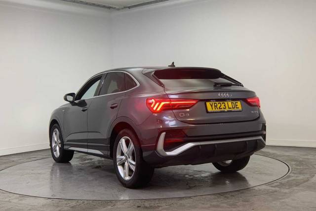 2023 Audi Q3 Sportback 1.5 S line 35 TFSI  150 PS 6-speed