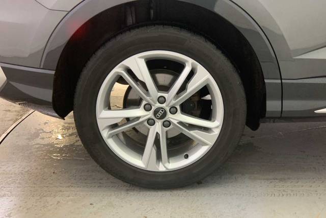 2023 Audi Q3 Sportback 1.5 S line 35 TFSI  150 PS 6-speed