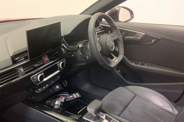 2023 Audi A4 Avant 2.0 Avant Black Edition 40 TFSI  204 PS S tronic