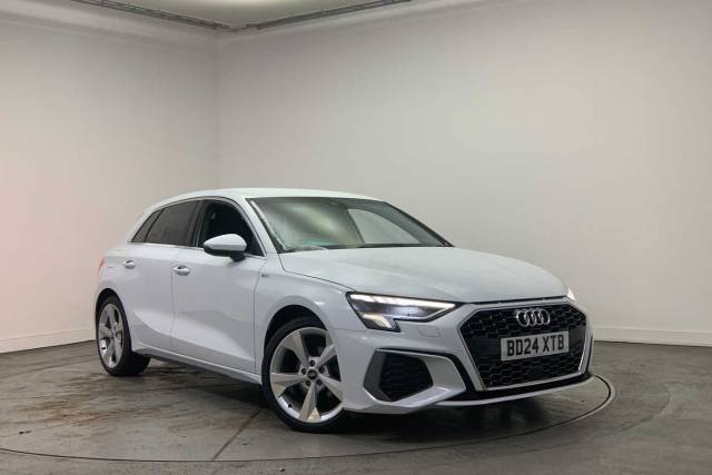 Audi A3 Sportback 1.0 S line 30 TFSI  110 PS S tronic Hatchback Petrol Glacier white, metallic