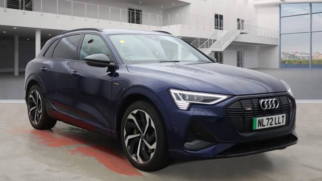 Audi E-tron Black Edition 55 quattro 300,00 kW 4x4 vehicle Electric Navarra Blue Metallic