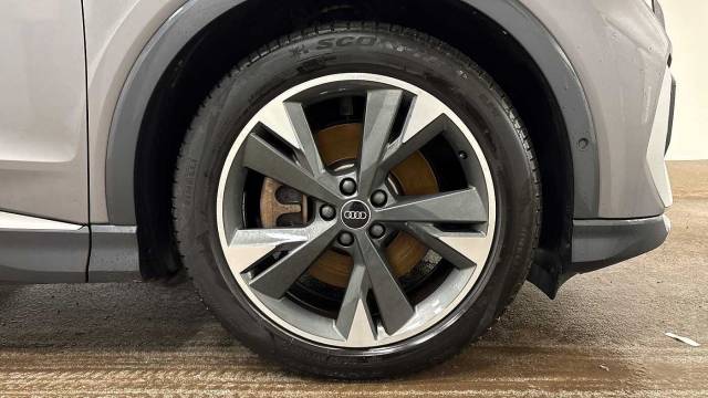 2022 Audi Q4 e-tron Q4  S line 40 e-tron  150,00 kW