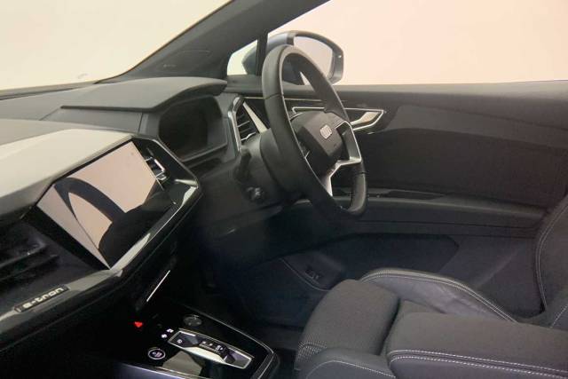 2023 Audi Q4 e-tron Q4  (O) S line 40 e-tron  150,00 kW