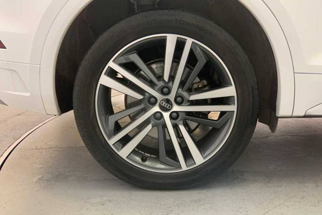 2023 Audi Q5 TFSI e 2.0 Competition 55 TFSI e quattro 367 PS S tronic