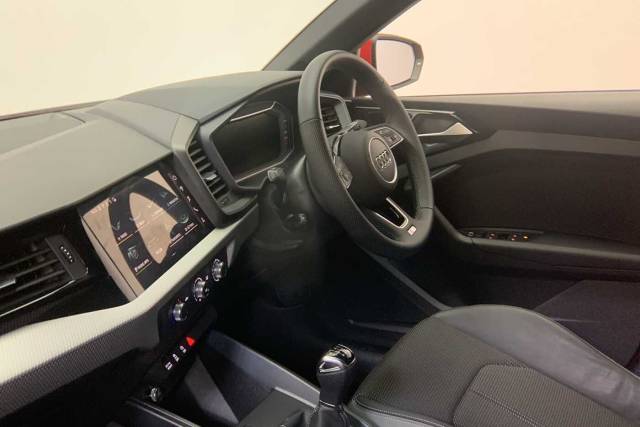 2024 Audi A1 Sportback 1.0 S line 30 TFSI  116 PS 6-speed