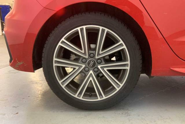 2024 Audi A1 Sportback 1.0 S line 30 TFSI  116 PS 6-speed