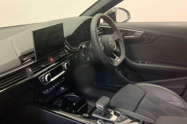 2024 Audi A4 Avant 2.0 Avant Black Edition 40 TFSI  204 PS S tronic