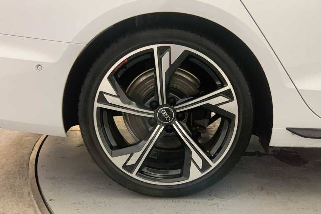 2024 Audi A4 Avant 2.0 Avant Black Edition 40 TFSI  204 PS S tronic