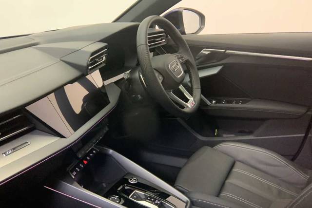 2025 Audi A3 Sportback 1.5 S line 30 TFSI  116 PS S tronic