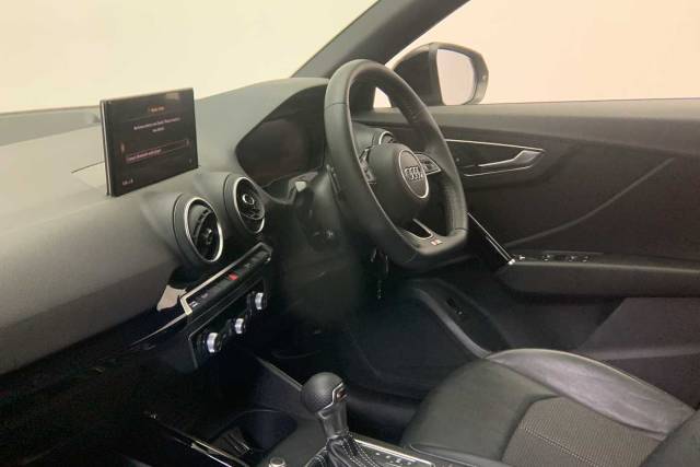 2020 Audi Q2 1.5 Black Edition 35 TFSI  150 PS S tronic