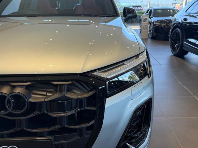 2026 Audi SQ7 4.0 AUDI SQ7 SUV Black Edition TFSI 507 PS tiptronic