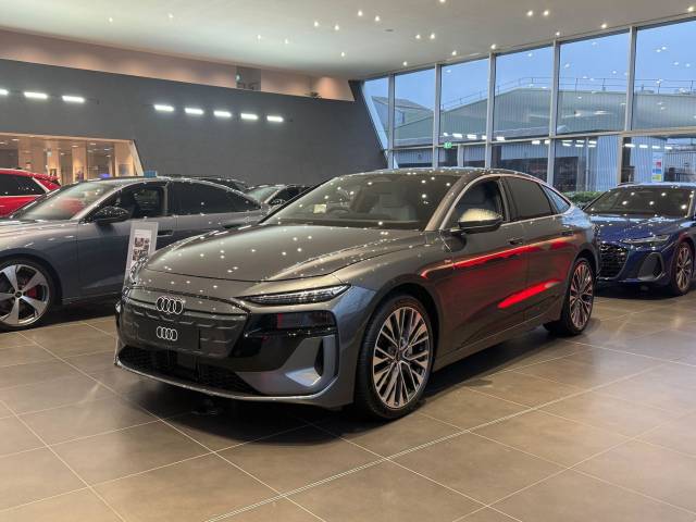 Audi A6 AUDI A6 Sportback S line e-tron performance 270,00 kW Sportback Electric Daytona grey, pearl effect
